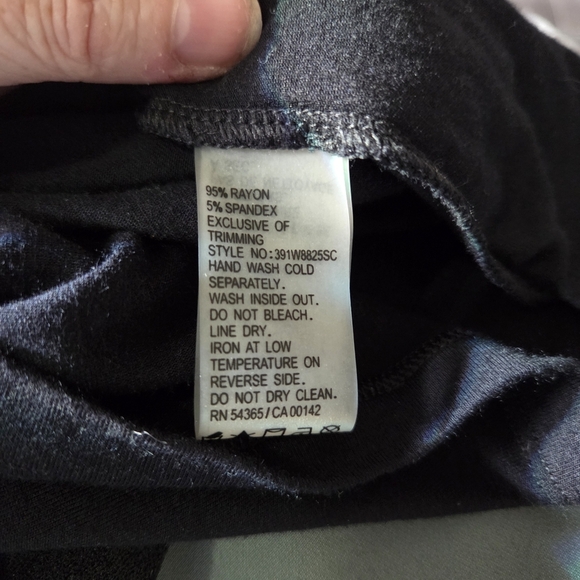 ⭐️Nygard Collectiin Black Sheer Sleeve Top With Gold Accents Size L - Picture 4 of 5